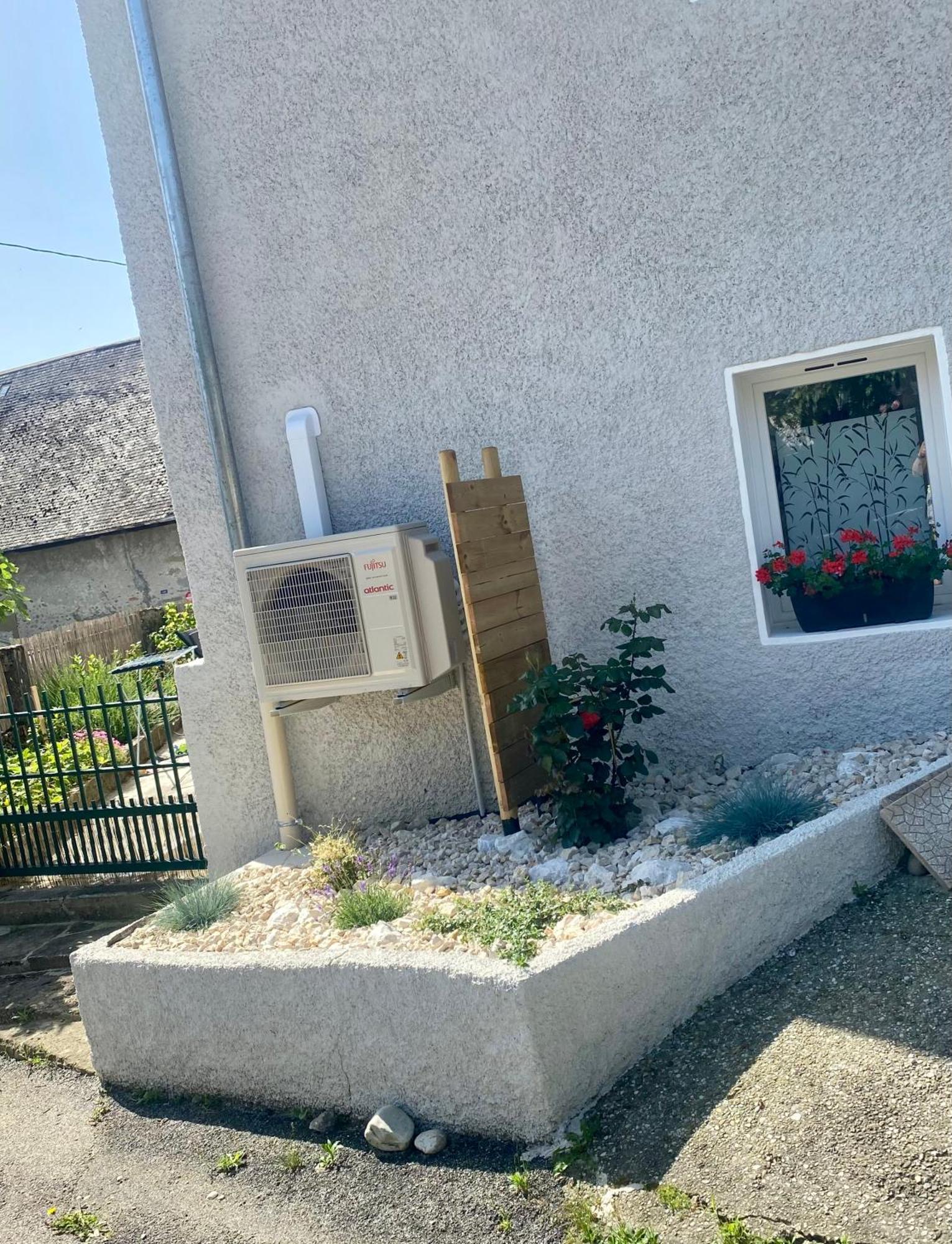 Maison De Village Entre Lac Et Montagne ラ・モット・セルヴォレックス エクステリア 写真